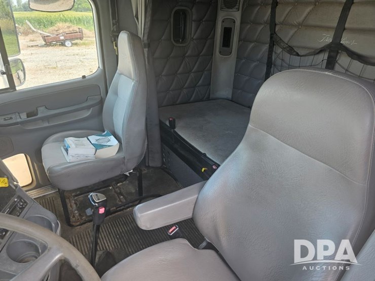 2006-freightliner-cl120t-truck-(pz13811,-unit-51318)-image-16