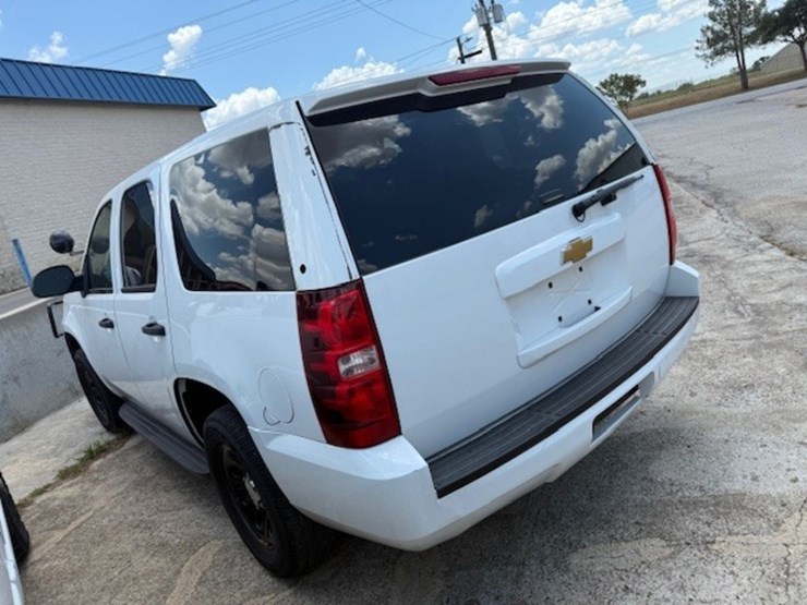 2013-chevrolet-tahoe-image-2