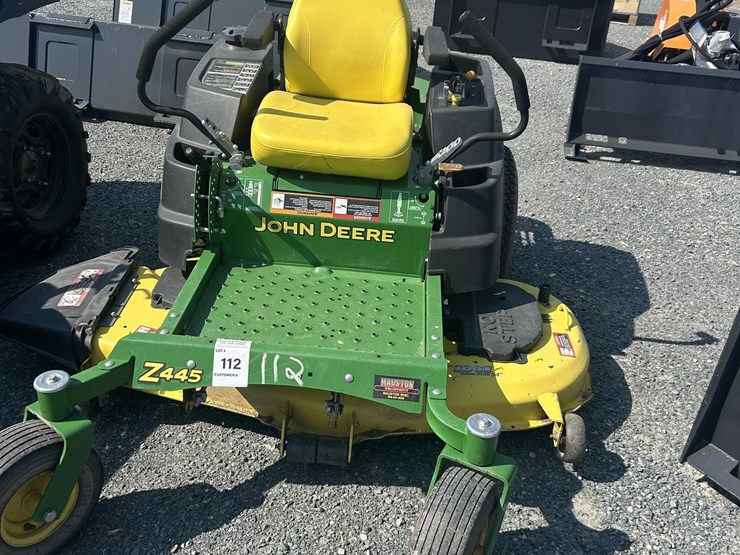 2017-john-deere-z445-image-1