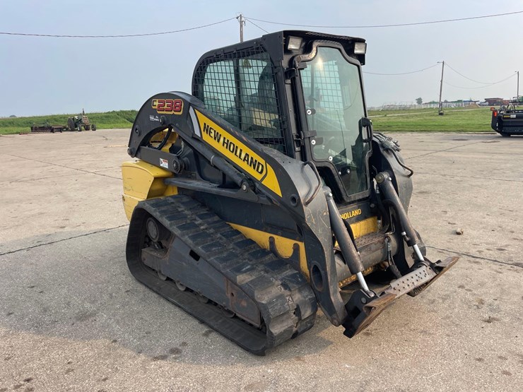 new-holland-c238-image-2