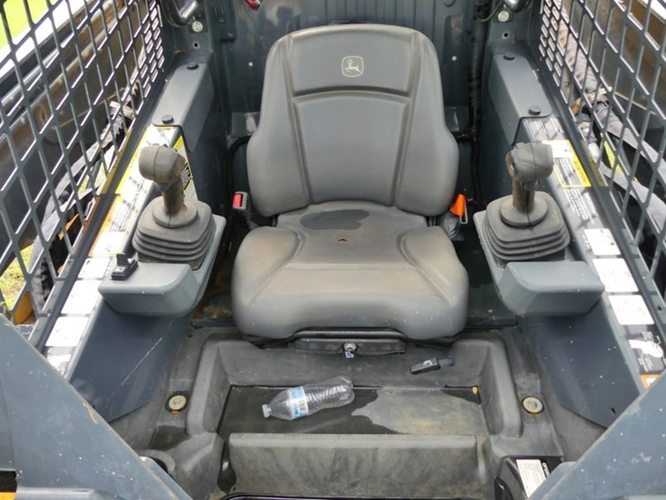 deere-331g-image-12