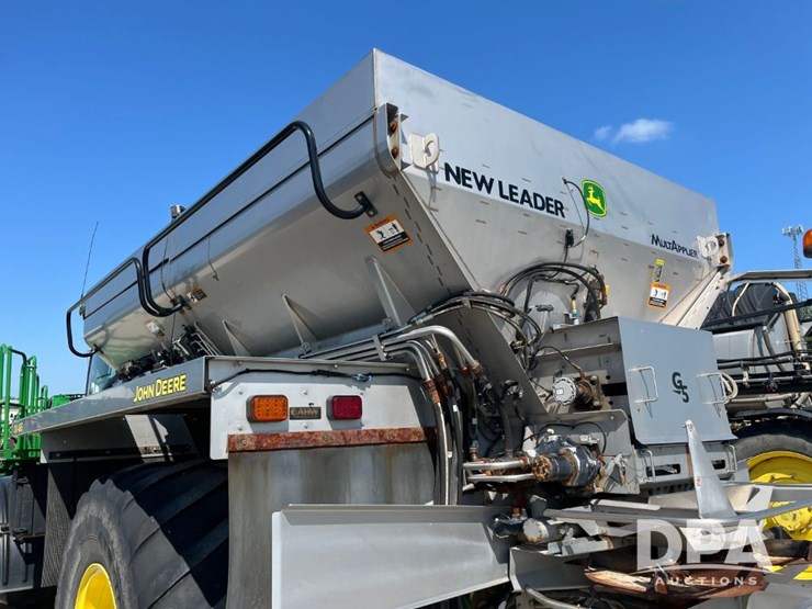 2019-john-deere-f4365-image-51