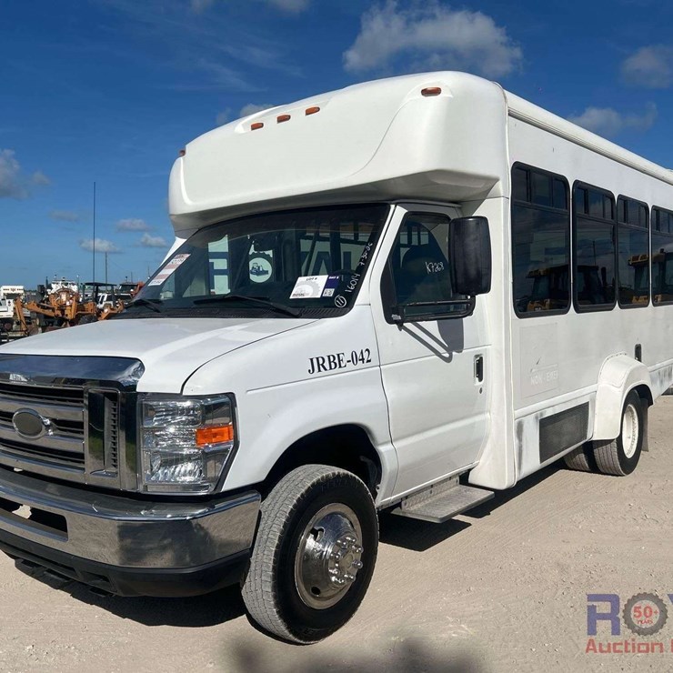 2015 FORD E350