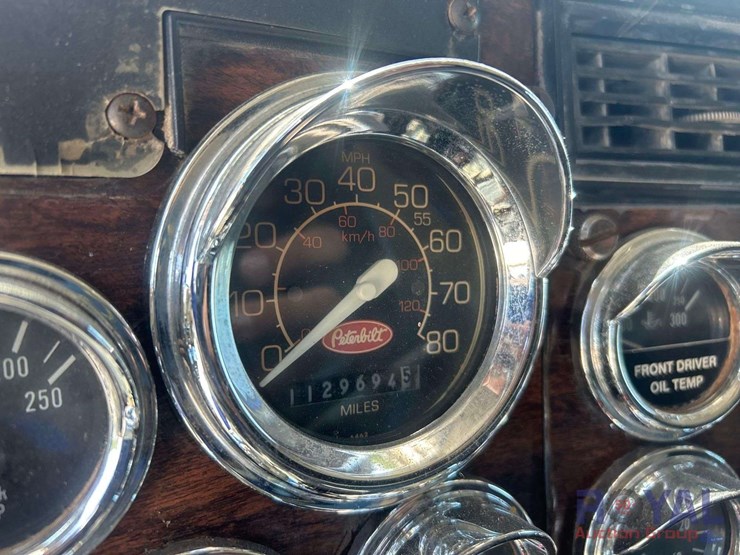 1991-peterbilt-378-t/a-dump-truck-image-8