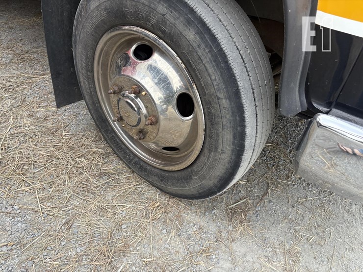 2000-chevrolet-3500-image-4
