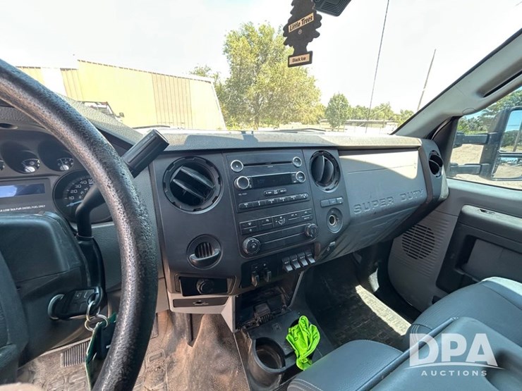 2016-ford-f550-image-8