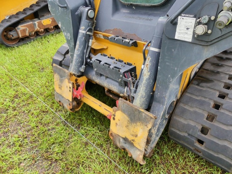 deere-331g-image-10