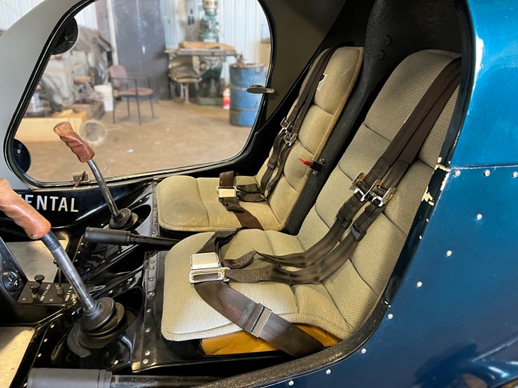 rotorway-exec-162f-helicopter-with-custom-enclosed-trailer-image-54
