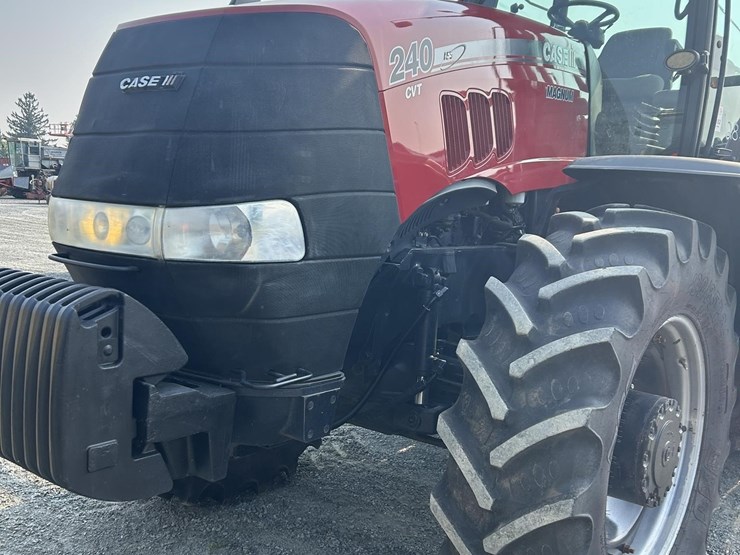 2015-case-ih-magnum-240-cvt-image-2