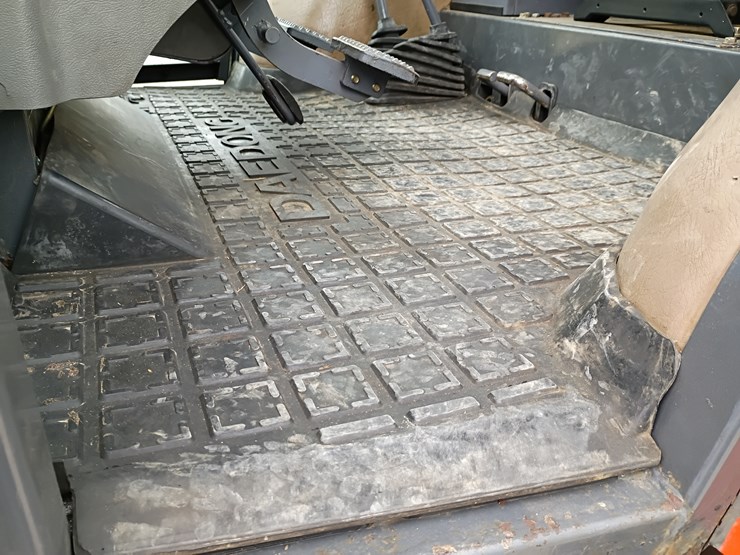 2006-kioti-dk65c-image-24