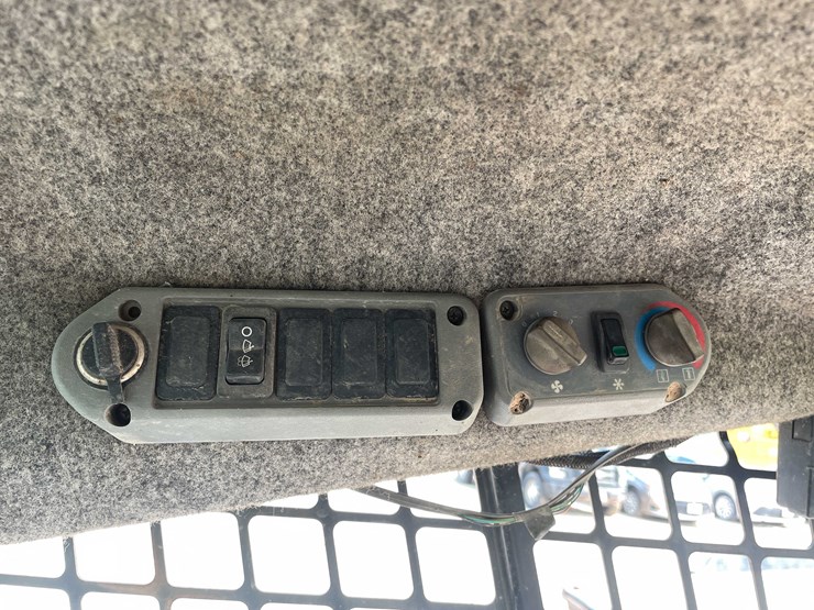 bobcat-t300-image-25