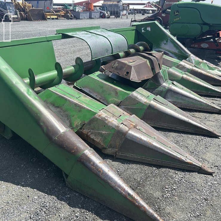 JOHN DEERE 444