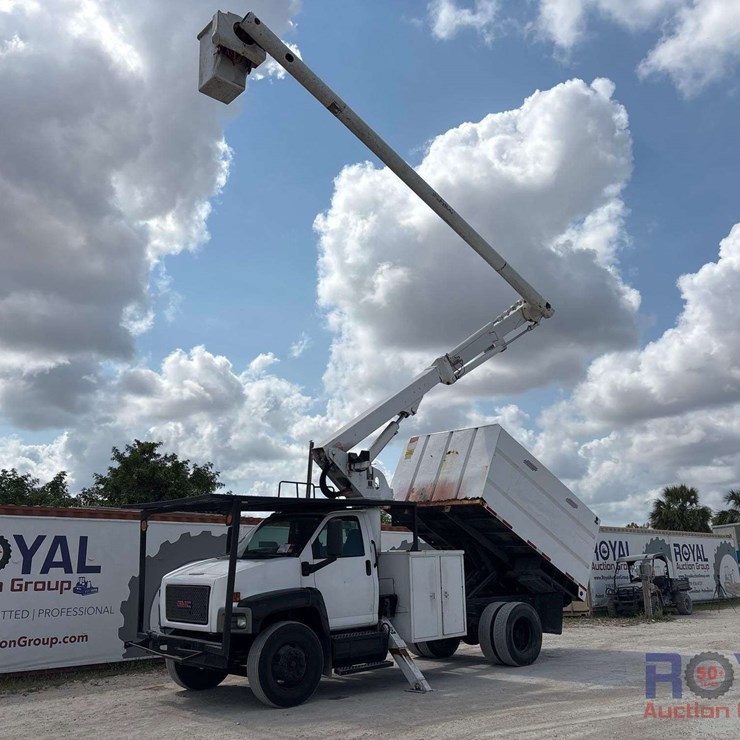 2008 GMC C7500 Altec LRV55 55ft Forestry Bucket Truck