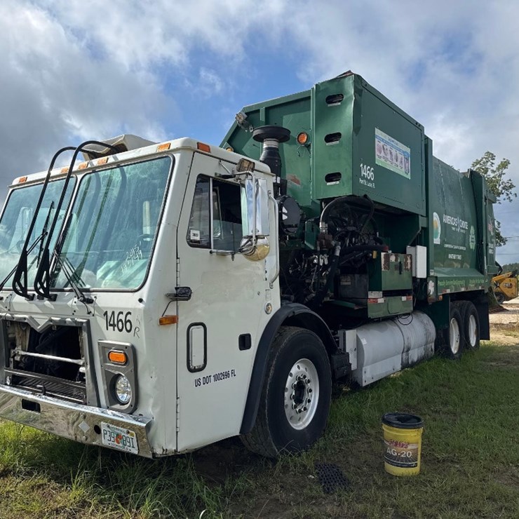2015 MACK LEU633