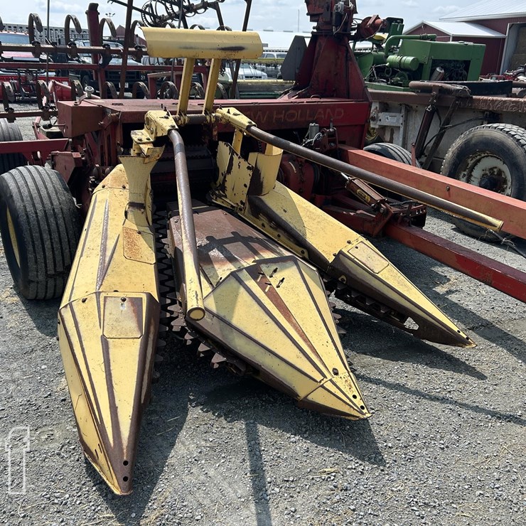 NEW HOLLAND 890