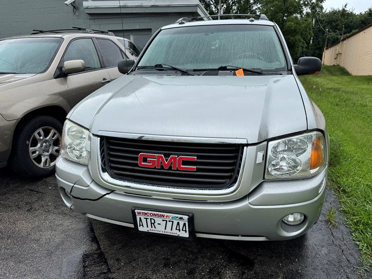 2004-gmc-envoy-image-2