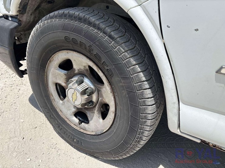 2003-chevrolet-express-1500-image-28