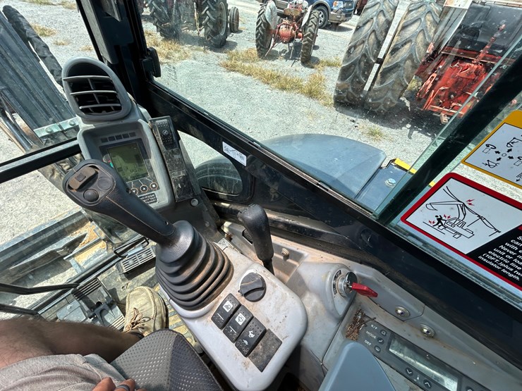 2021-deere-35g-image-17