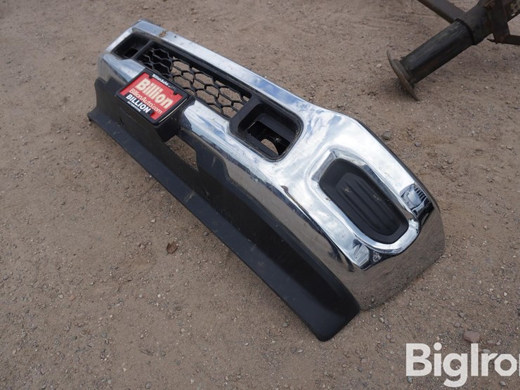2023-ram-2500-front-bumper-image-1