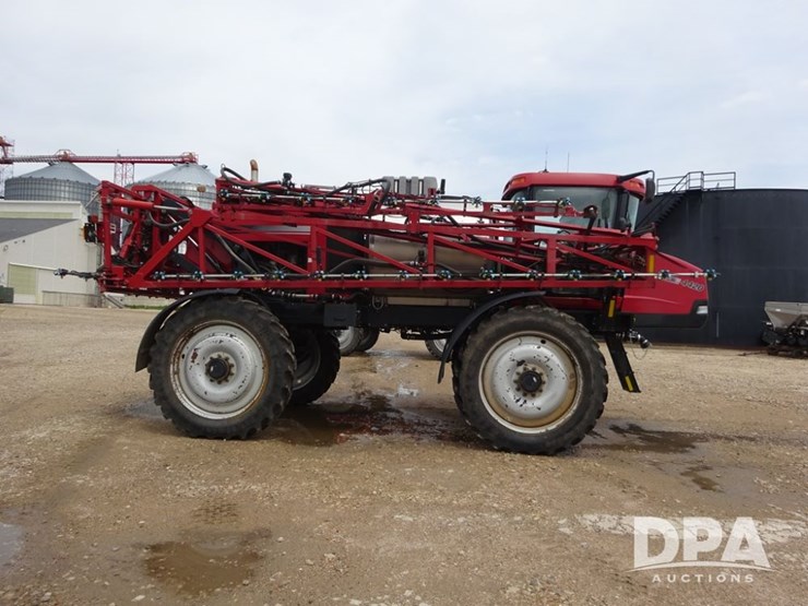 2011-case-ih-patriot-4420-image-15