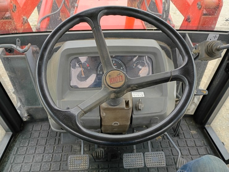 2006-kioti-dk65c-image-29