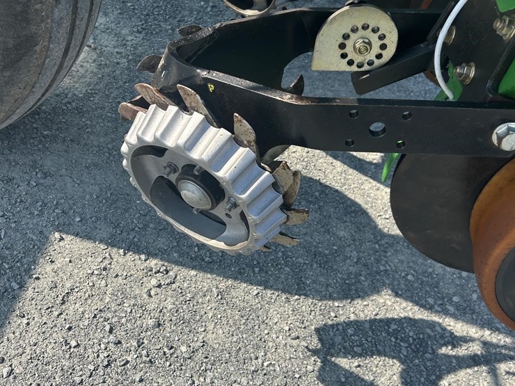 john-deere-7240-image-10