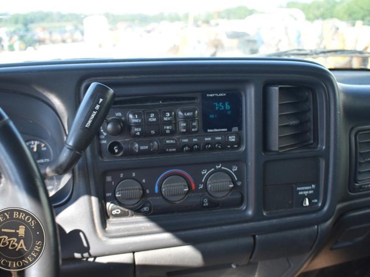2002-gmc-sierra-2500hd-image-38