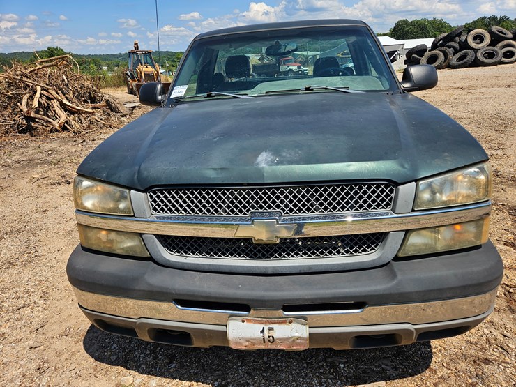 2004-chevrolet-silverado-image-22