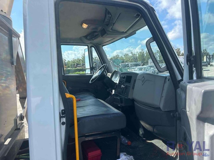 2014-international-durastar-4300-image-23
