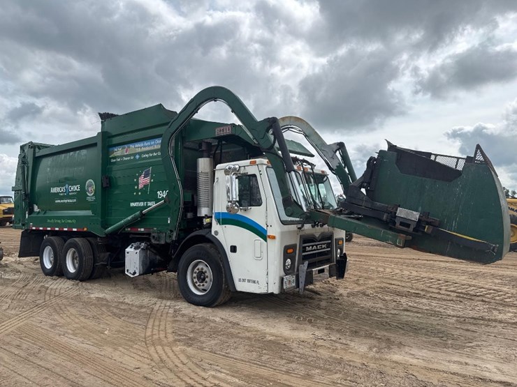 2016-mack-leu633-image-4