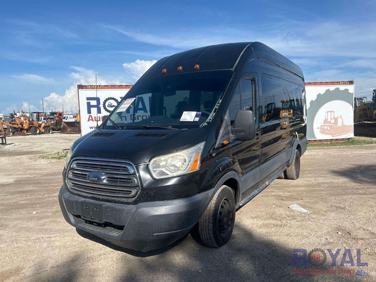 2015-ford-transit-image-1