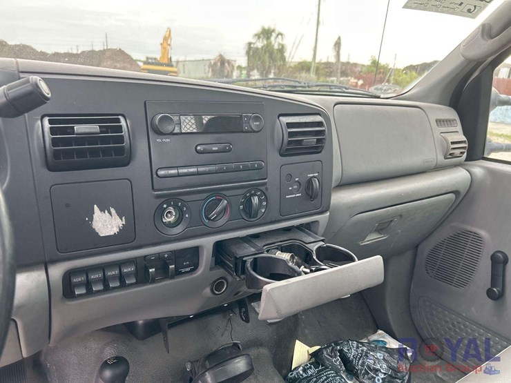 2006-ford-f550-image-15