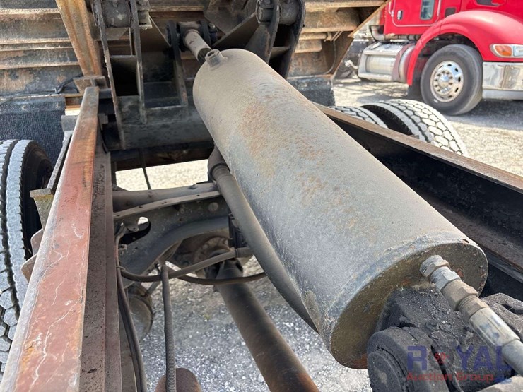 2005-international-durastar-4300-image-27
