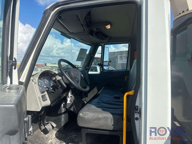 2014-international-durastar-4300-image-8