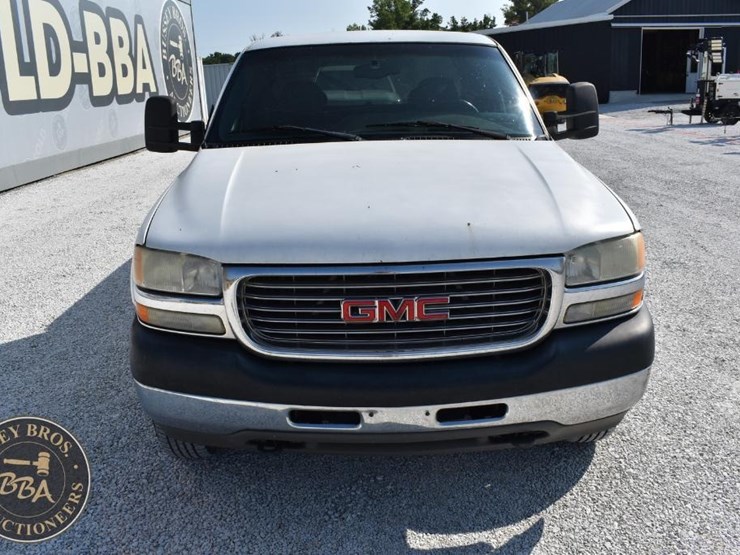 2002-gmc-sierra-2500hd-image-18