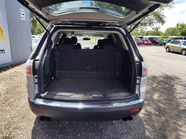 2012-gmc-acadia-image-5