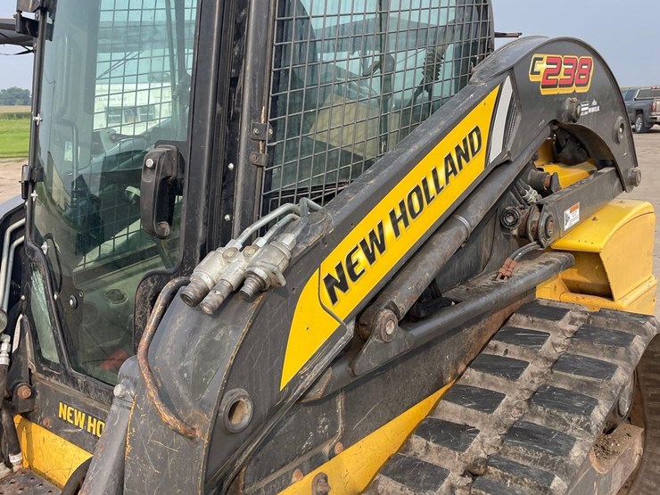 new-holland-c238-image-27