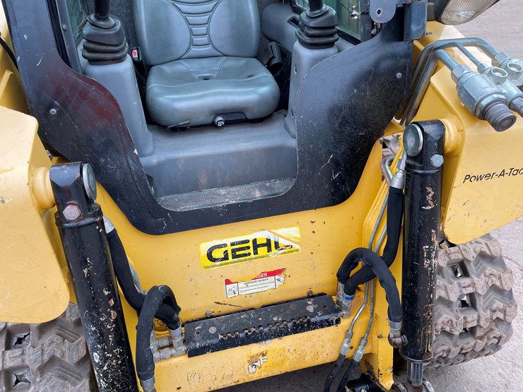 2019-gehl-135-image-31