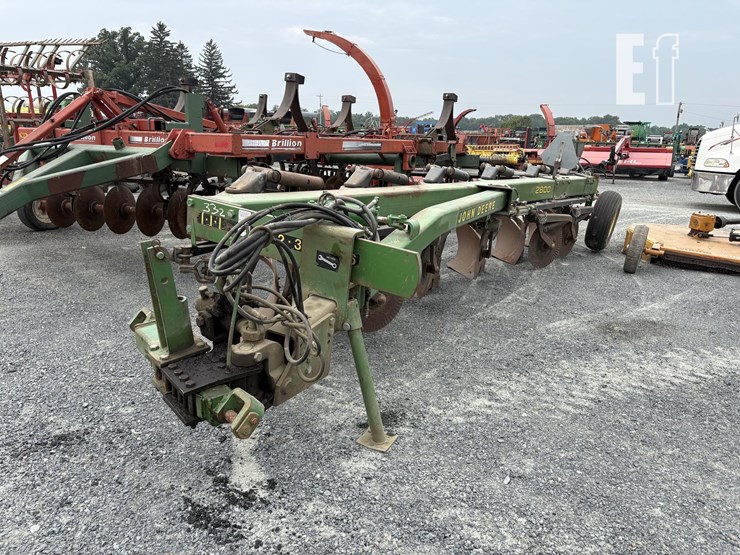 john-deere-2800-image-1