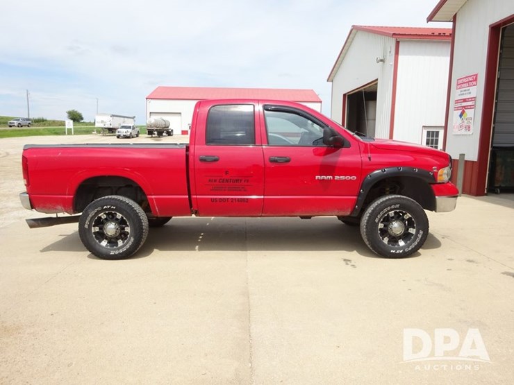 2004-dodge-ram-2500-image-30
