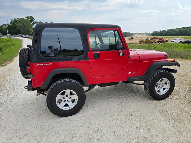 1994-jeep-wrangler-image-26