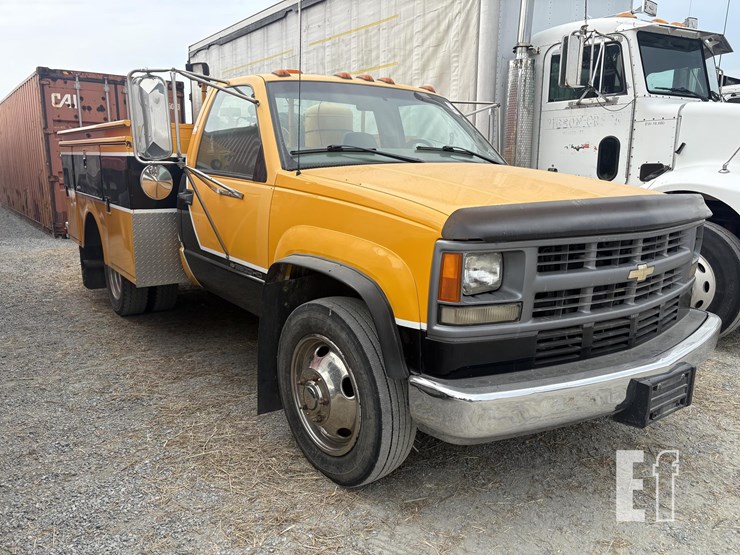 2000-chevrolet-3500-image-3