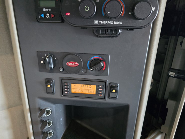 2019-peterbilt-579-image-86