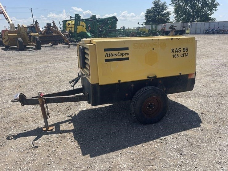 2001-john-deere-5-image-1