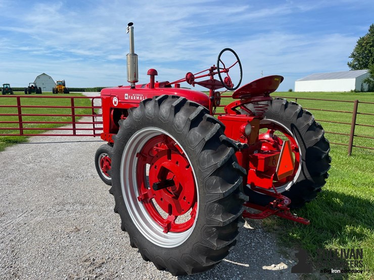 1953-farmall-super-m-2wd-tractor-image-7