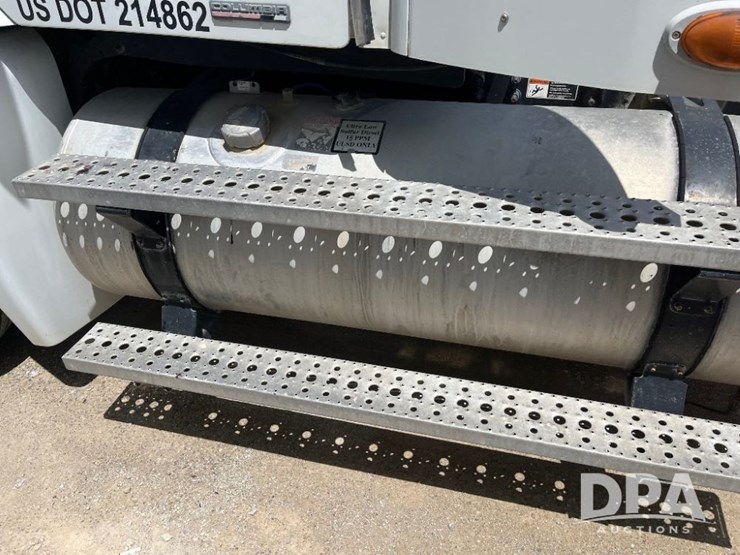 2009-freightliner-truck-(jn2397,-unit-277091)-image-45