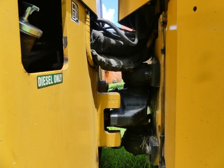 caterpillar-cb34-image-5