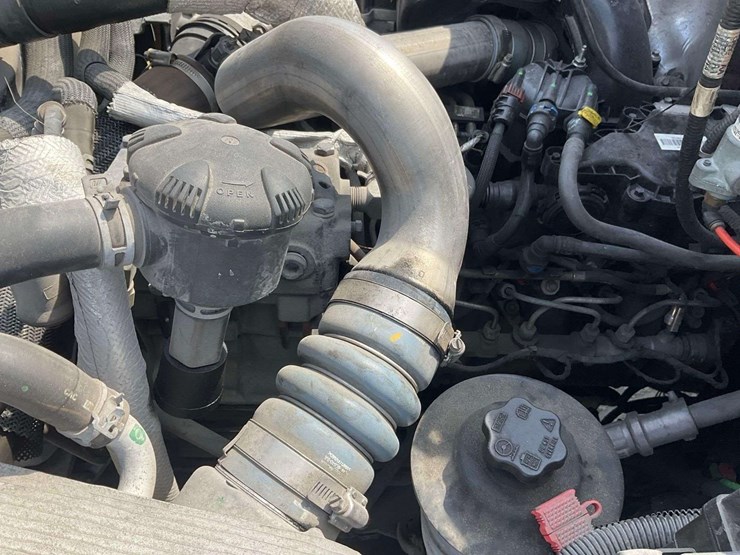 2017-ford-f650-image-16
