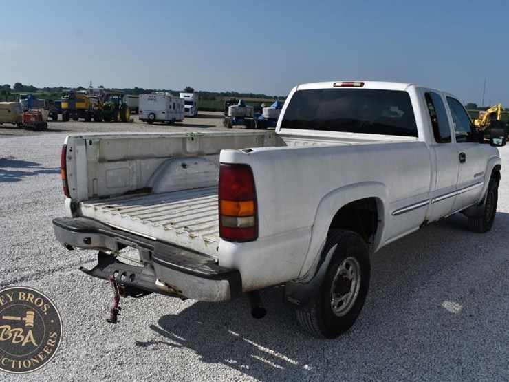 2002-gmc-sierra-2500hd-image-14