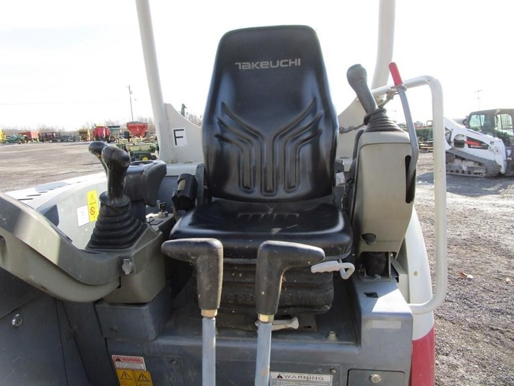 takeuchi-tb230-image-7